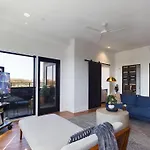 Foxscape - 6 Homes In 12 South - Private Balconies