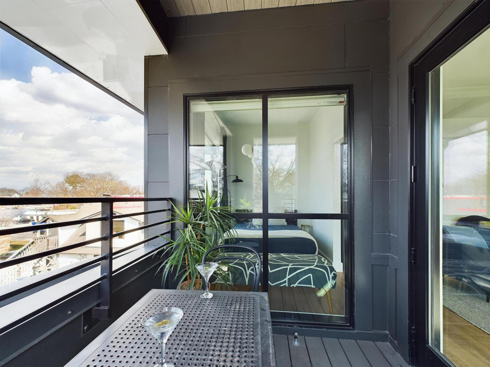Foxscape - 6 Homes In 12 South - Private Balconies Holiday home Nashville