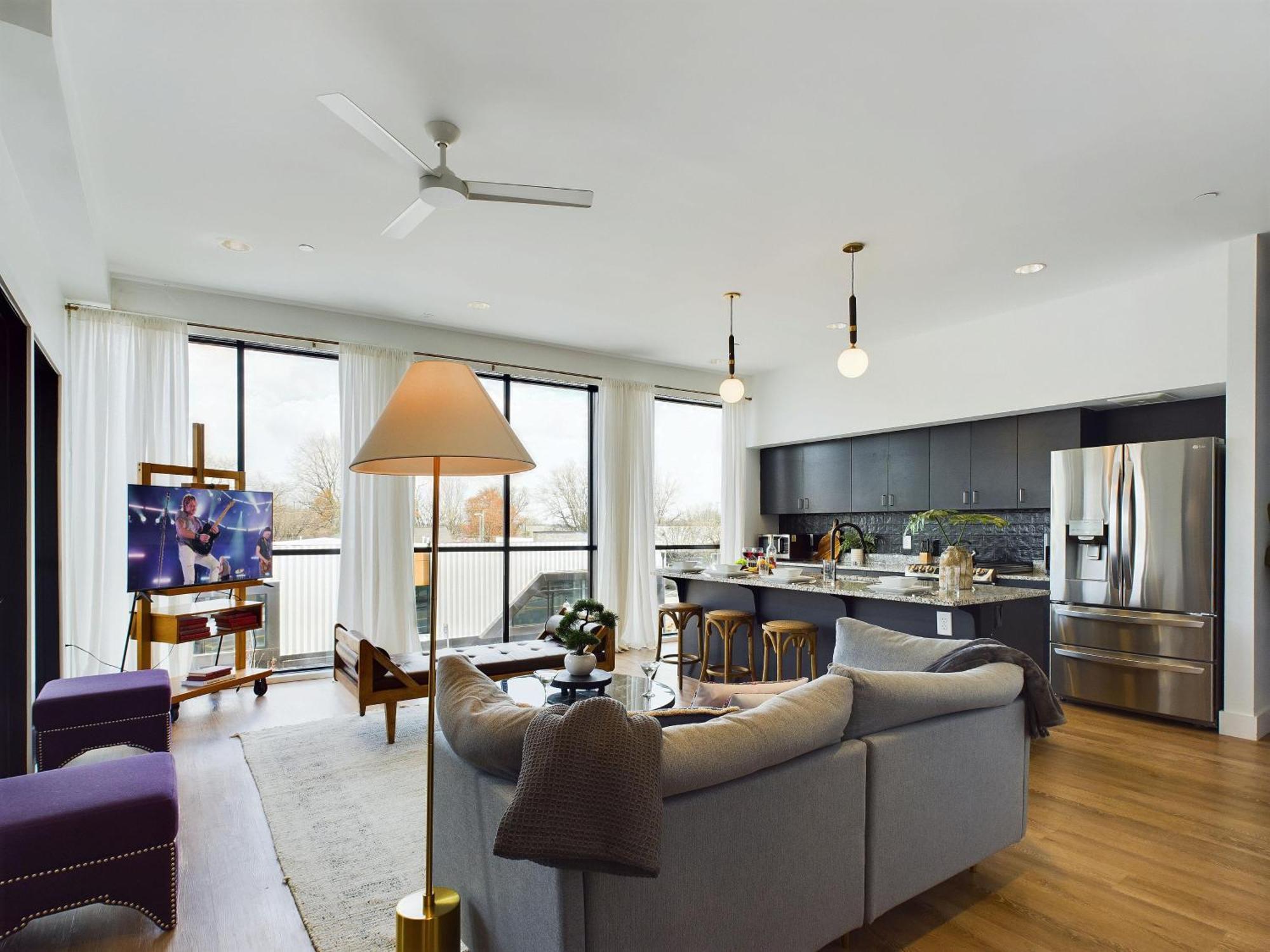 Foxscape - 6 Homes In 12 South - Private Balconies