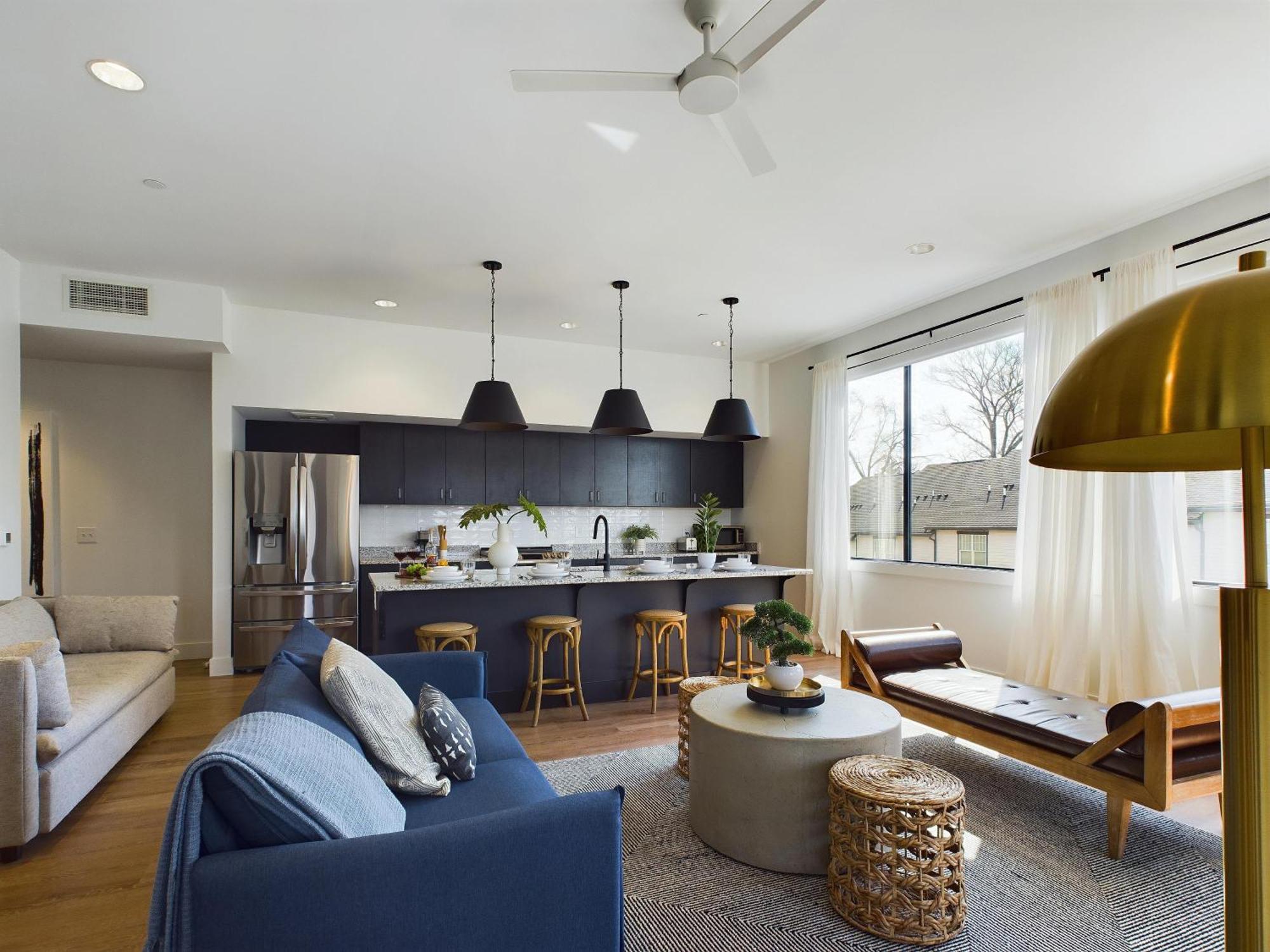 Foxscape - 6 Homes In 12 South - Private Balconies *